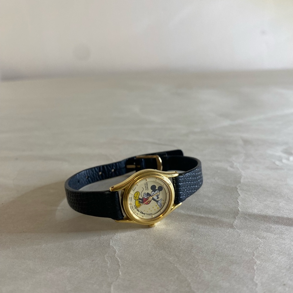 Mickey Mouse Gold / Black Watch Vintage Seiko Quartz Disney women's small READ